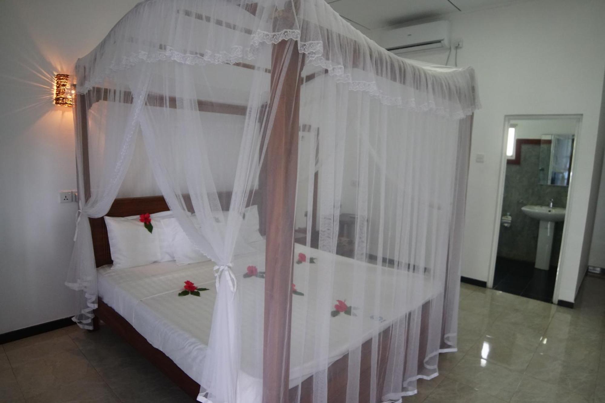 Turtle Bay Beach Resort 미리사 외부 사진